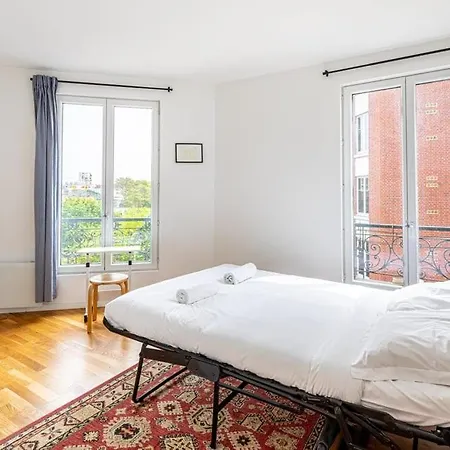 Comfortable Near Paris
